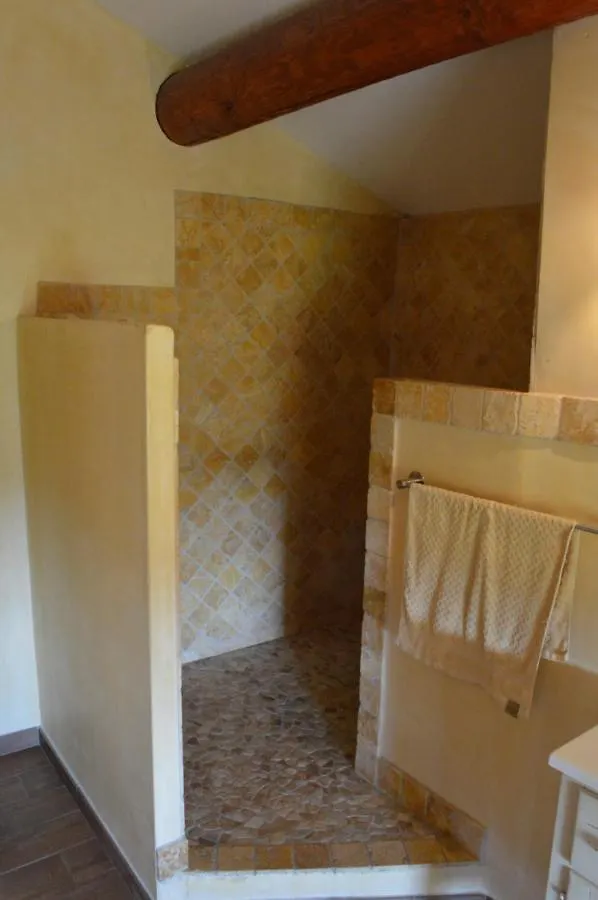 Ferme De Palumiane - Chambres Climatisees Visan 0*,