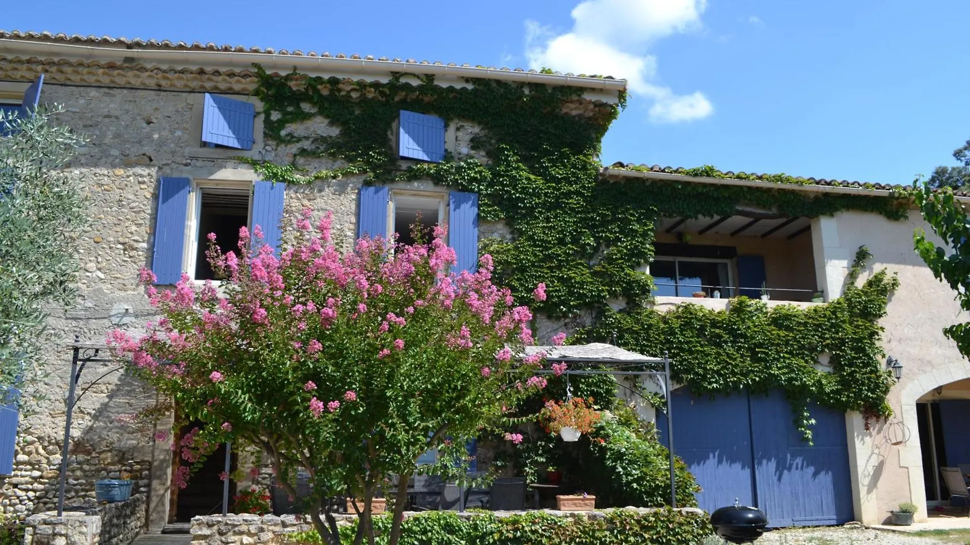 Ferme De Palumiane - Chambres Climatisees Visan