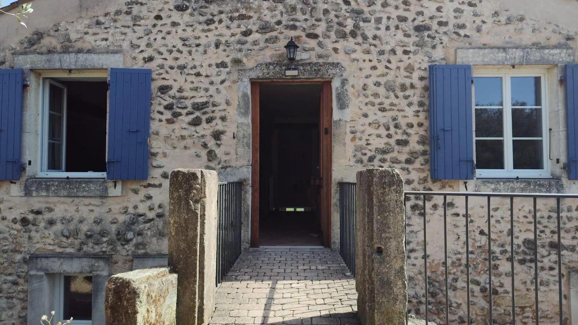ベッド・アンド・ブレックファスト Ferme De Palumiane - Chambres Climatisees Visan フランス